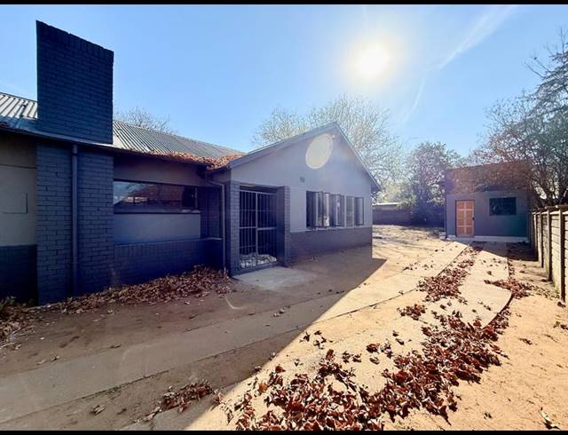 8 BEDROOM HOUSE FOR SALE IN VANDERBIJLPARK CW 6